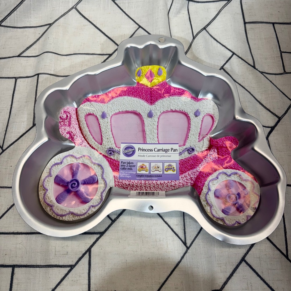 Wilton Princess Carriage Pan OS‎ Silver Aluminum Shaped Cake Mold 2105-0250